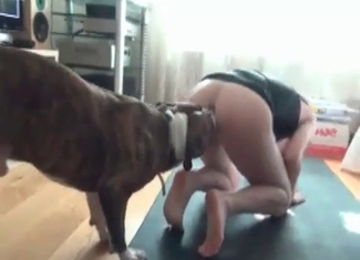 Lovely lady knows how to satisfy a puppy